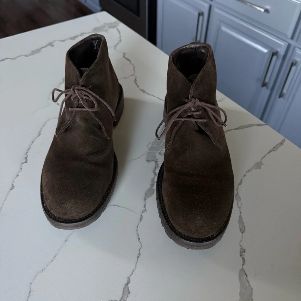 Banana Republic Brown Suede Chukka Boots